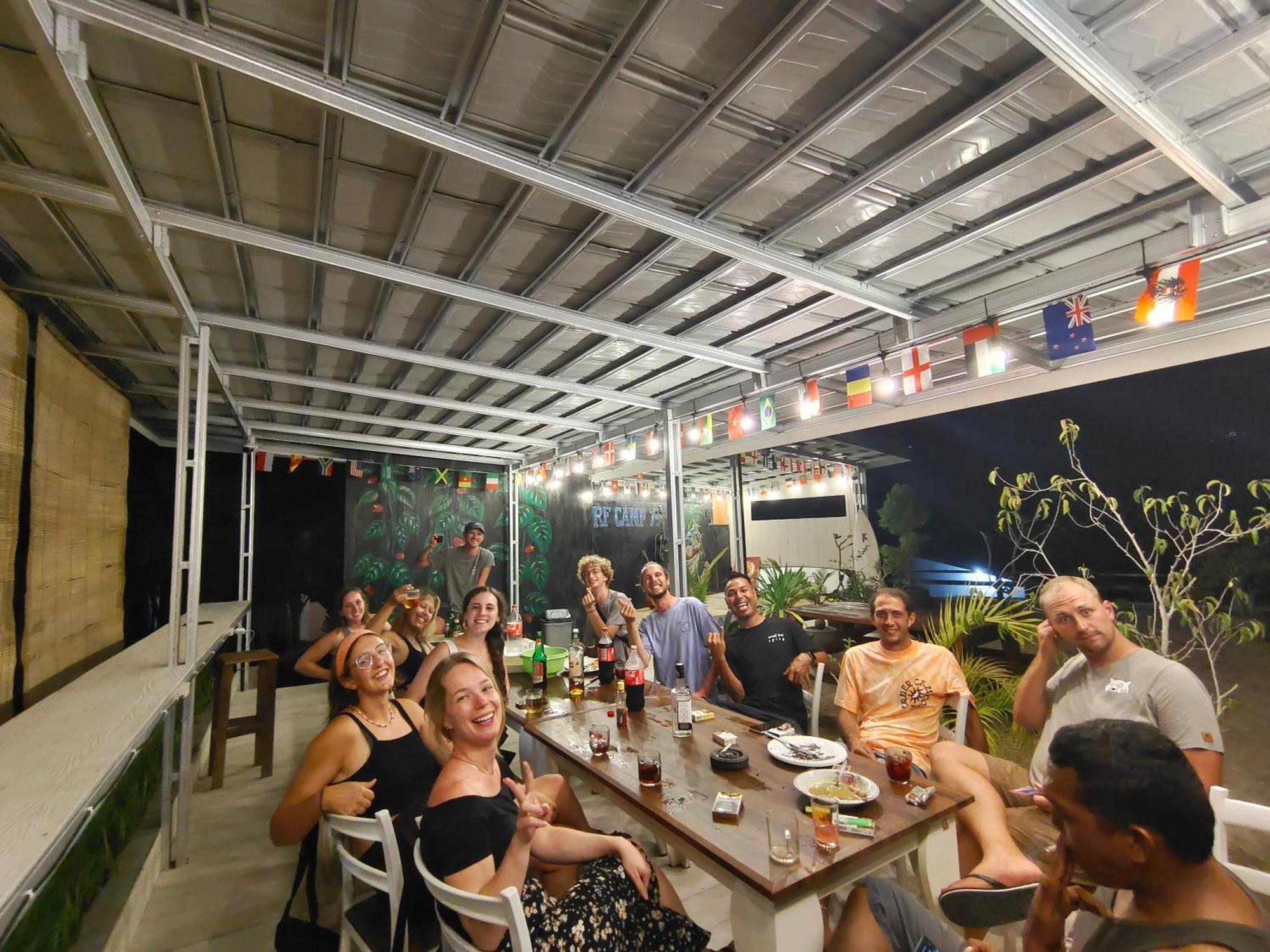 Surf Camp 79 호텔 Kuta  외부 사진